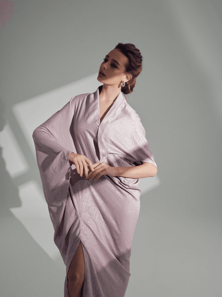 Xhenía in She's Effortlessly Chic